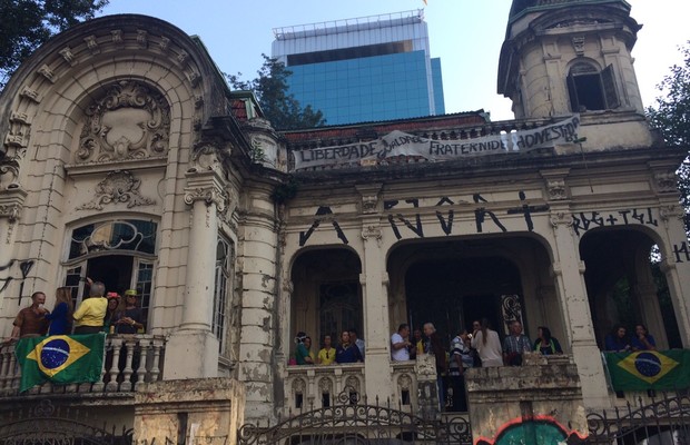 A festa particular na mansão Joaquim Franco de Mello, uma das poucas ainda de pé na Avenida Paulista (Foto: Nathalia Bianco/ÉPOCA)