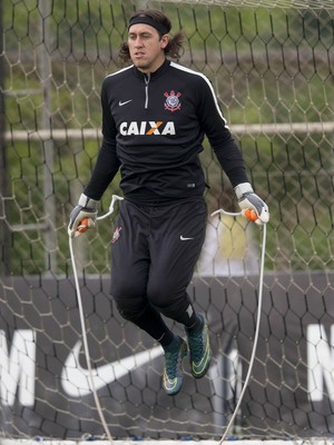 Cássio mira recordes do Corinthians e pede para jogar até o fim de 2015