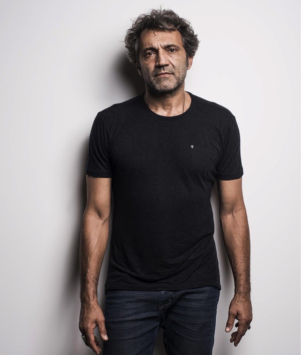 Domingos Montagner se divide entre o romântico Santo, de Velho Chico, e Raul, um agressor, em Vidas partidas (Foto: Daryan Dornelles)