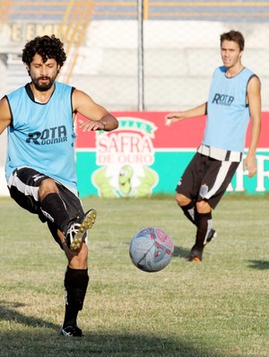 Cristian, meia do Treze (Foto: Magnus Menezes / Jornal da Paraíba)