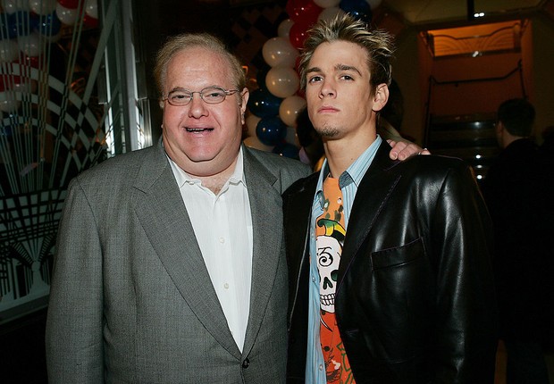 O empresário Lou Pearlman ao lado de Aaron Carter (Foto: Evan Agostini/Getty Images)