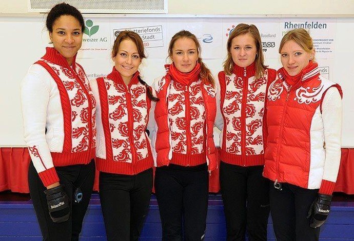time feminino curling rússia sochi 2014 (Foto: Reprodução/Facebook) time feminino curling rússia sochi 2014 (Foto: Reprodução/Facebook)