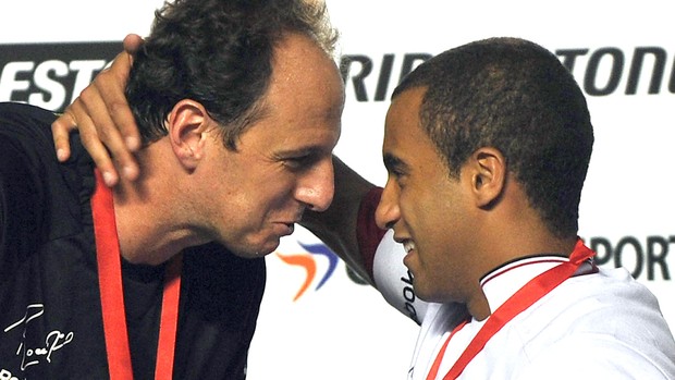 Rogério Ceni e Lucas, São Paulo e Tigre (Foto: Agência AFP)