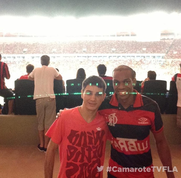 Ator Vinicius Romão, Flamengo x Emelec (Foto: Reprodução/Twitter Flamengo)