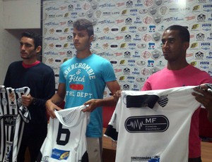 Samuel, Vitor e Pereira, jogadores do Comercial (Foto: João Fagiolo)