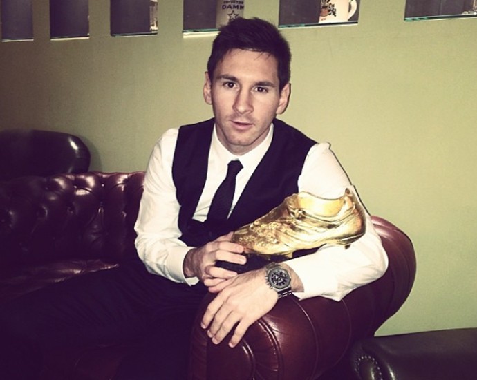 Messi com o prêmio chuteira de ouro (Foto: Reprodução / Instagran)