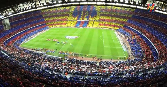 Mosaico da torcida do Barcelona no Camp Nou no clássico diante do Real Madrid (Foto: Reprodução de vídeo)