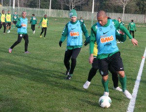 Marcel e Tcheco no treino do Coritiba (Foto: Gabriel Hamilko / GloboEsporte.com)