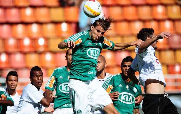 Henrique do Palmeiras na partida contra o Bragantino (Foto: Marcos Ribolli / Globoesporte.com)