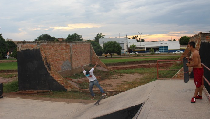 Obra parada em Skate Park de Porto Velho (Foto: Daniele Lira)