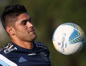 Marcelo Oliveira admite chance de utilizar Luan no Palmeiras em 2016