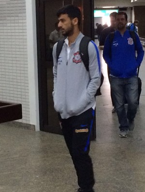 Camacho desembarque Corinthians (Foto: Marcelo Braga) Camacho desembarque Corinthians (Foto: Marcelo Braga)