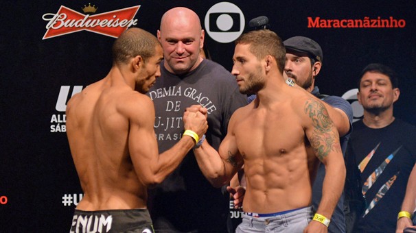 José Aldo e Chad Mendes se encaram na pesagem UFC Rio 5, nesta sexta, dia 24 (Foto: André Durão/globoesporte.com)