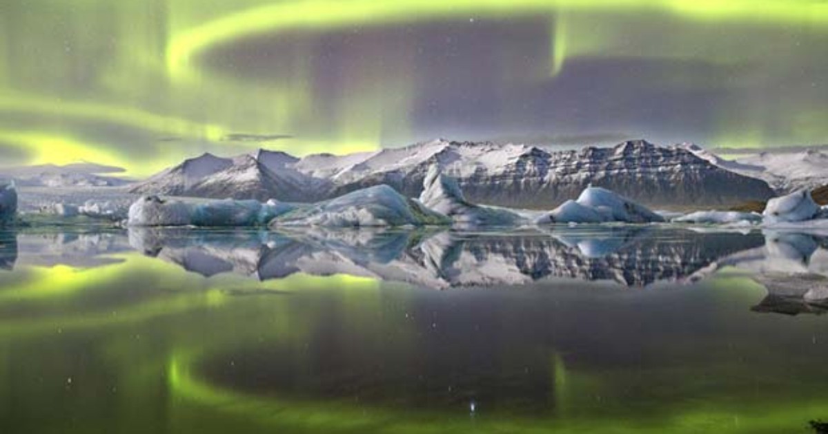 G Imagem De Aurora Boreal Sobre Lago Na Isl Ndia Foto De