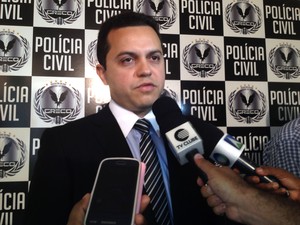 Delegado Carlos César conta como o grupo agia. (Foto: Gilcilene Araújo/G1)