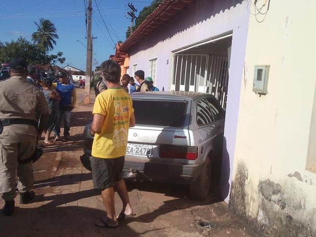 G Carro Invade Casa E Assusta Moradores Em Taguatinga Not Cias Em