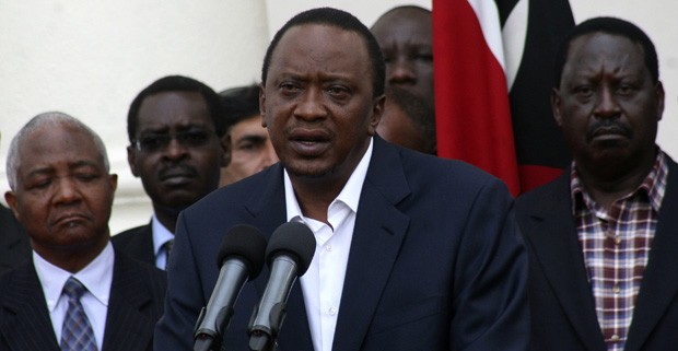 Uhuru Kenyatta fala sobre o ataque em entrevista para a imprensa neste domingo (22) (Foto: Reuters)