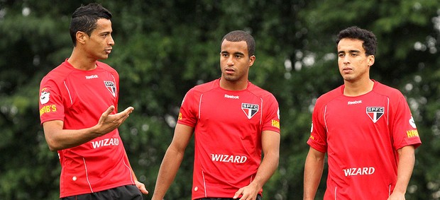 Cícero, Lucas e Jadson no treino do São Paulo (Foto: Luiz Pires / VIPCOMM)