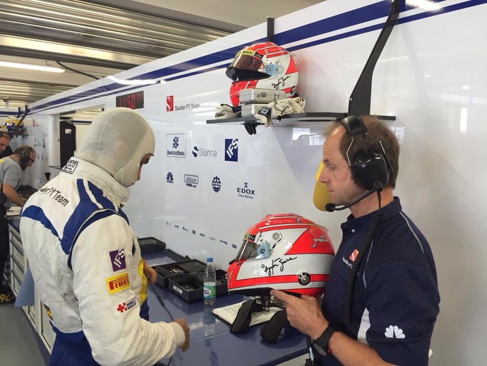 Felipe Nasr Josef Leberer capacete Senna (Foto: Amir Nasr) Felipe Nasr Josef Leberer capacete Senna (Foto: Amir Nasr)
