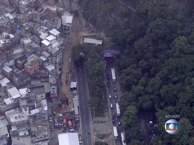 Pista no sentido Zona Sul do Rio ficou com congestionamento (Foto: Reprodução/ TV Globo)