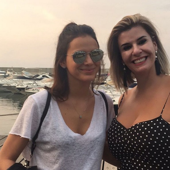 Bruna Marquezine e Viviane Carvalho, editora do portal &#39;Connection Beirut&#39; (Foto: Reprodução/Instagram)