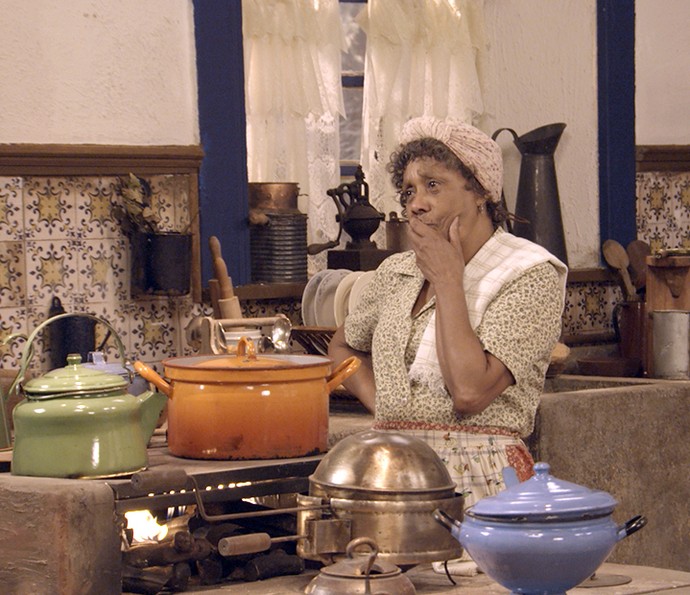 Manuela se apaixona (Foto: TV Globo)