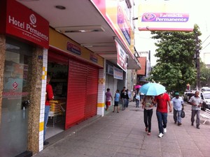 Lojas fecharam, mas já estão reabrindo em Garanhuns (Foto: Danilo César/ TV Asa Branca)