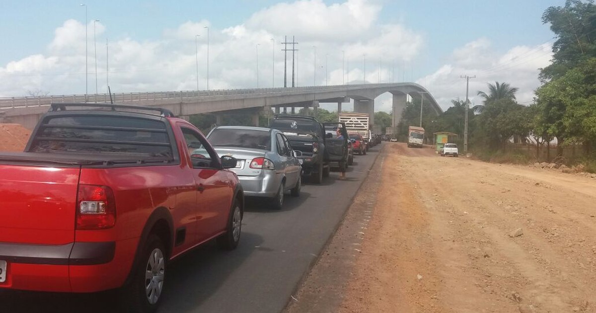 G1 Balsa Para Por Falta De Diesel E Forma Fila Na Travessia Do Matapi