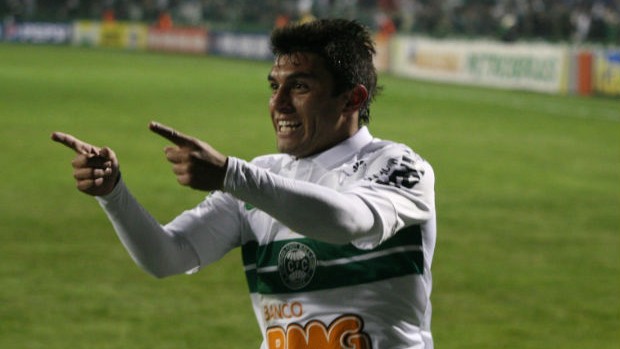 Thiago Primão comemora gol de empate do Coritiba contra o Palmeiras (Foto: Julia Abdul-Hak / Backstage Comunicação)