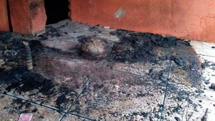 Casa de Patrícia Moreira é incendiada (Foto: Arquivo pessoal)