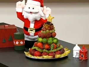 Árvore de Natal feita com frutas é opção saudável (Foto: Reprodução/Bem Estar)