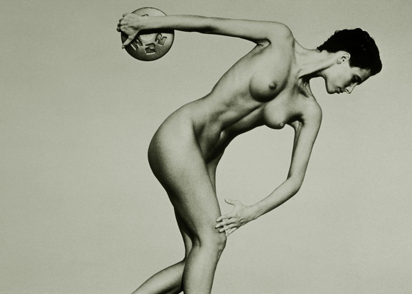 1990 – Arthur Elgort faz uma homenagem aos jogos Olímpicos em Sevilha, na Espanha