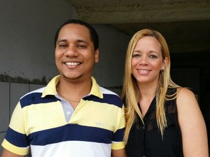 Casal encontra boleto com dinheiro, faz pagamento e devolve comprovante a dona (Foto: Mauro Anchieta/TV Bahia)