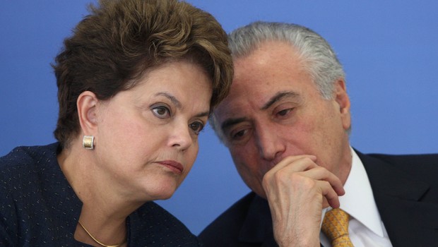 A presidente Dilma Rousseff e o vice-presidente Michel Temer durante a entrega do Prêmio FINEP de Inovação 2011 em Brasília (Foto: Beto Barata/Estadão Conteúdo)