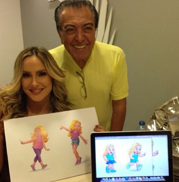 Claudia Leitte posa orgulhosa com sua versão para os quadrinhos (Foto: Reprodução)
