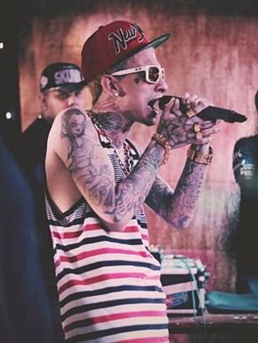 Mc De Funk Ostentacao De Sp Faz Maratona De Ate 50 Shows Por Mes Musica G1 See more of fãs do mc rodolfinho ' on facebook. g1 globo