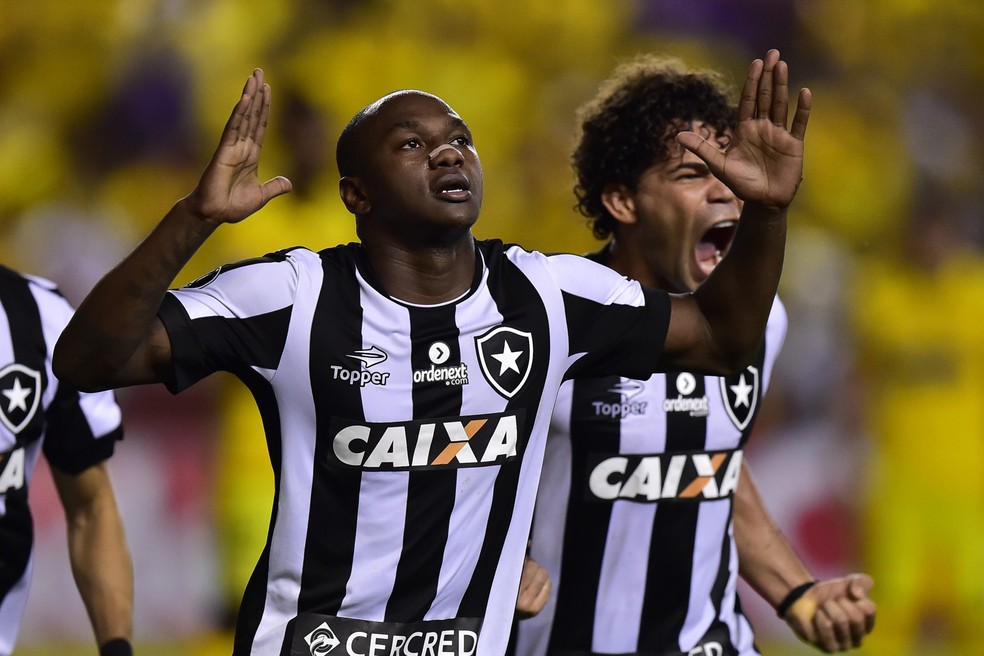 Sassá vai assinar contrato com o Cruzeiro nos próximos dias (Foto: AFP)