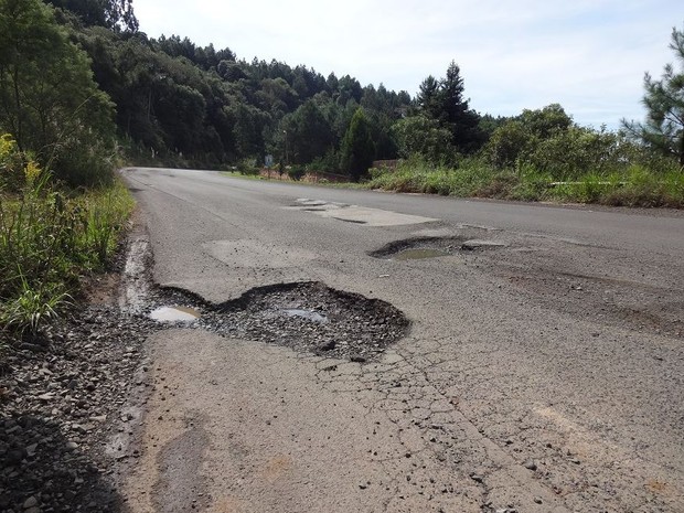 SC-135, entre Porto União e Matos Costa, tem um dos trechos críticos (Foto: Fiesc/Divulgação)