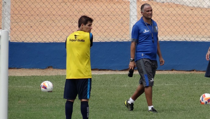 Oliveira Canindé, técnico do CSA (Foto: Leonardo Freire/GloboEsporte.com)