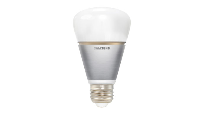 Lâmpada inteligente usa bluetooth para se conectar com computadores e smartphones (foto: Reprodução/Samsung)