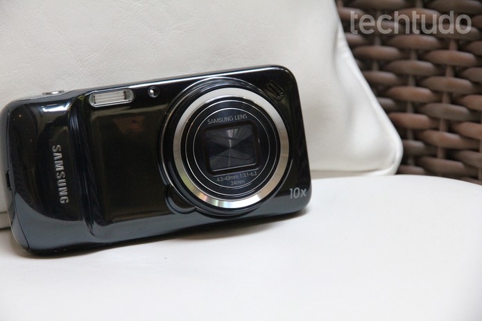 Samsung Galaxy S4 Zoom tem diversas opções de segurança e recurso de controle por voz (Foto: Luciana Maline/TechTudo) Samsung Galaxy S4 Zoom tem diversas opções de segurança e recurso de controle por voz (Foto: Luciana Maline/TechTudo)
