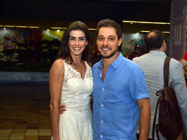 Deborah Secco e o namorado, Bruno Torres, em festival de cinema em Olinda (Foto: Felipe Souto Maior/ Ag. News)