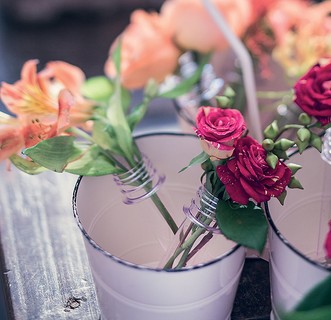 Tubos floridos podem ser ótimos mimos para os convidados