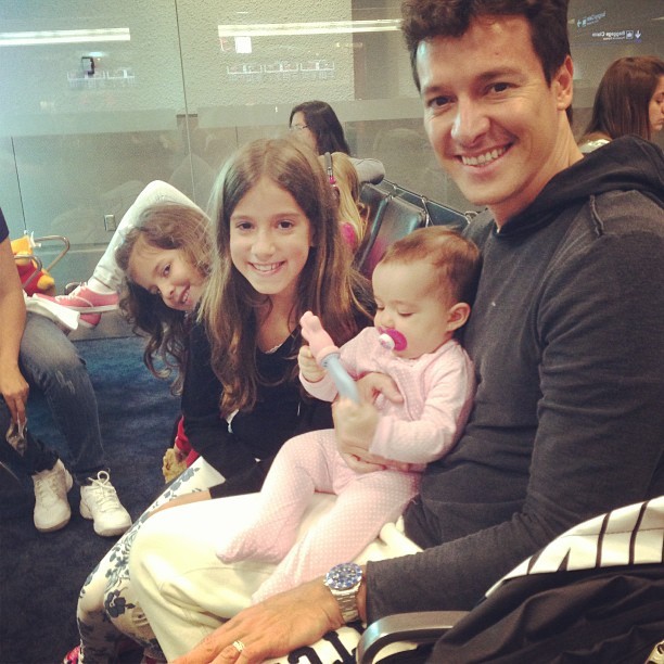 Rodrigo Faro e as filhas (Foto: Instagram/Reprodução)