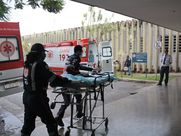 Entrada do Hospital Universitário de Brasília, que fica na Asa Norte (Foto: Paulo Ribeiro/ACSHUB)