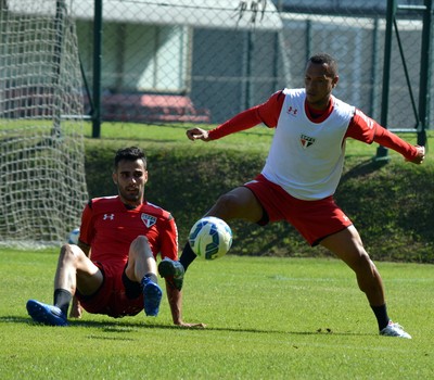 Luiz Eduardo Luis Fabiano São Paulo treino (Foto: Érico Leonan / saopaulofc.net)