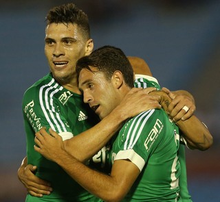 Allione revela apoio após permanência no Palmeiras e destaca elenco unido