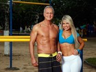 Kadu Moliterno abre casa no Rio e mostra rotina fitness com a namorada