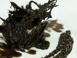 Torta trufada de chocolate com brigadeiro de café (Foto: Eric Gomes/ Divulgação)