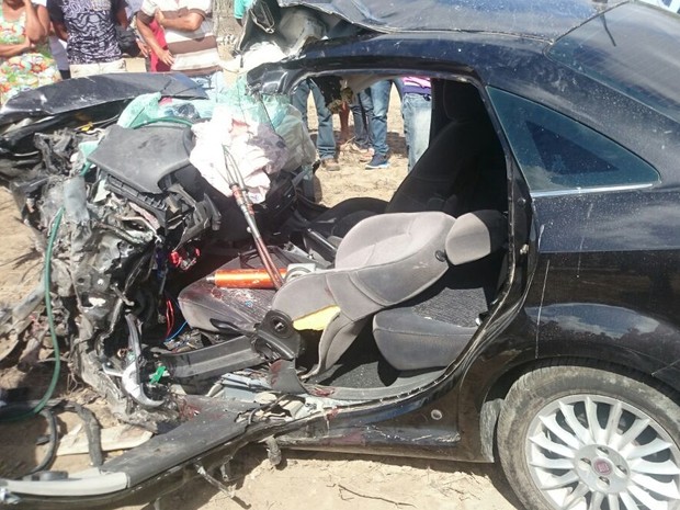 Secretário morreu após colidir de frente com caminhão, segundo PRF (Foto: Divulgação/PRF)